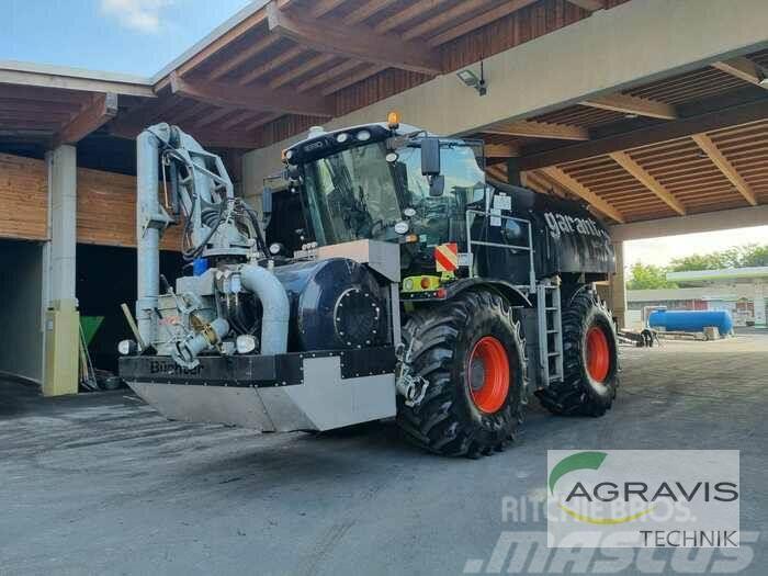 CLAAS XERION 3800 TRAC VC Tractors