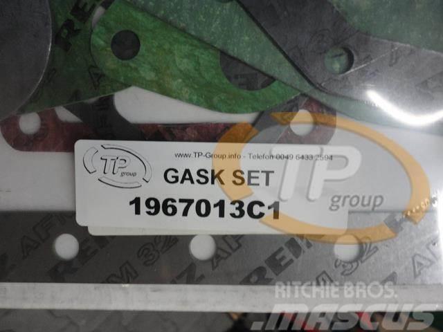 CASE IHC 1967013C1, 3136817R99 Gasket Set Silniki