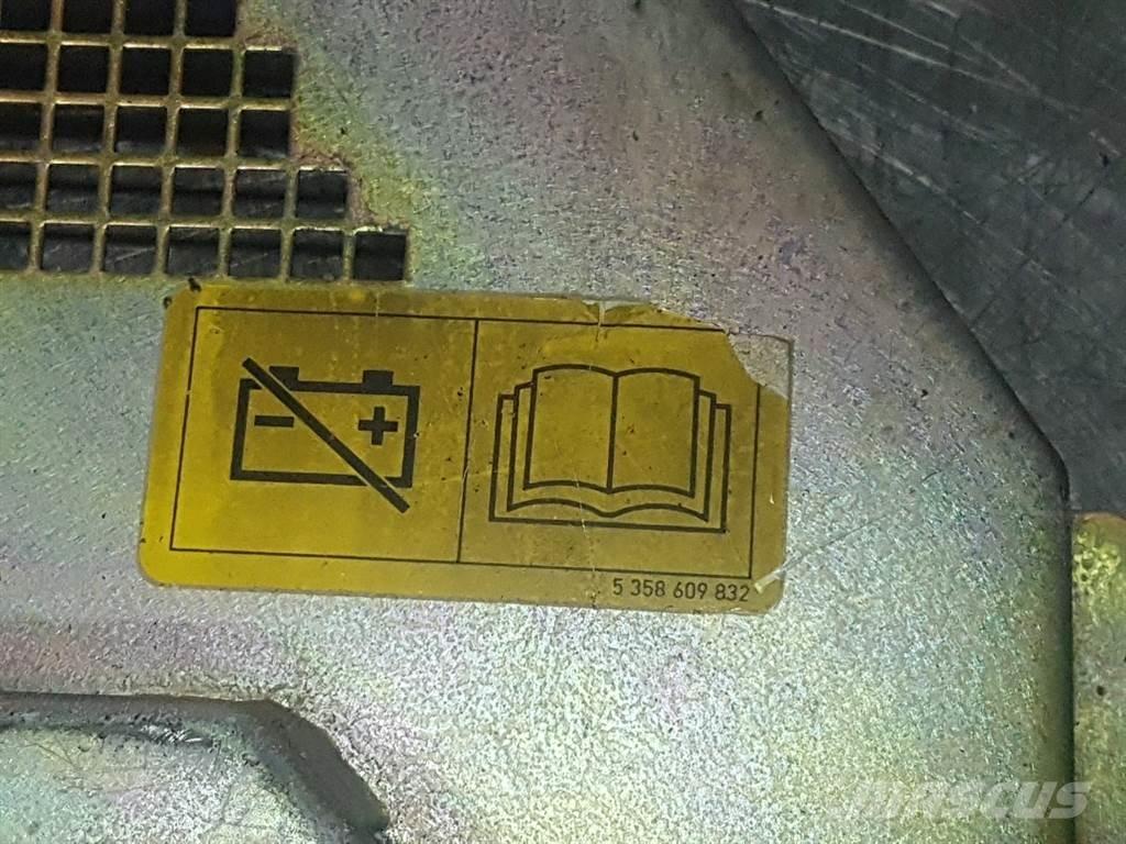 Terex TL210-5358609832-Hood/Haube/Kap Ramy i zawieszenie