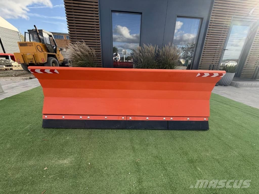 Masz-Ciąg Schneepflug, Snow plough, Chasse-neige 1 Lemiesze i pługi śnieżne