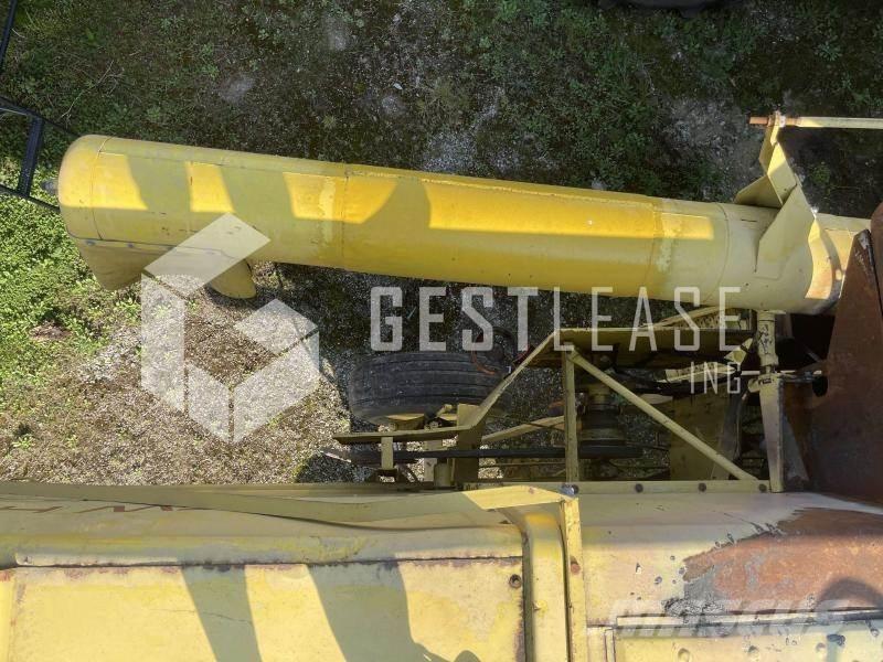 New Holland CLAYSON 1540 Kombajny zbożowe