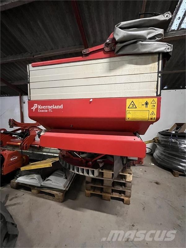 Kverneland Exacta TL Med vejeceller, kantspredning, presennin Rozrzutnik obornika