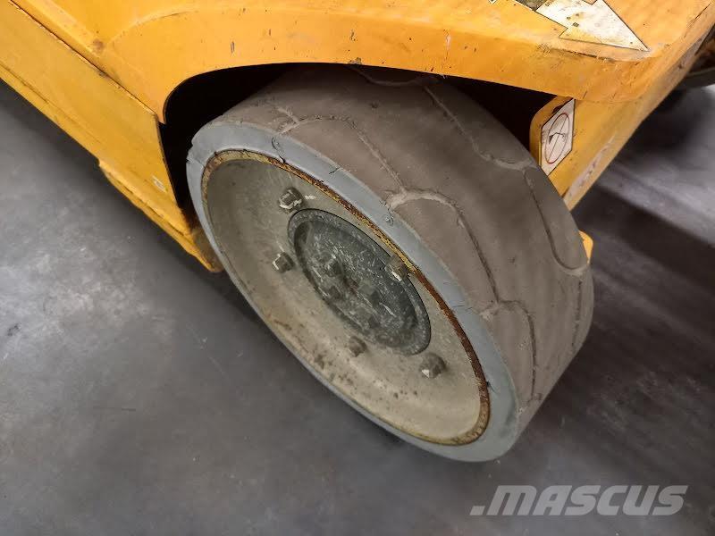 JLG TOUCAN 8E Podnośniki masztowe