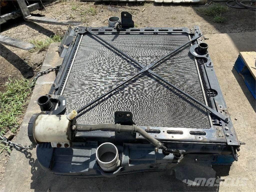 International LT625 Chłodnice