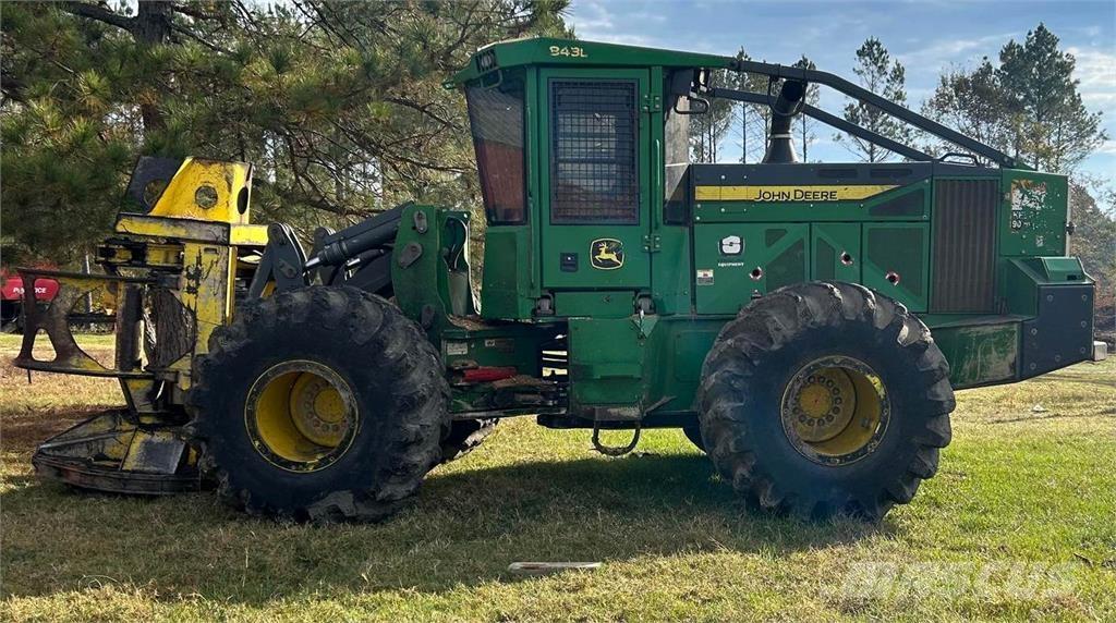 John Deere 843L Harwestery gąsienicowe