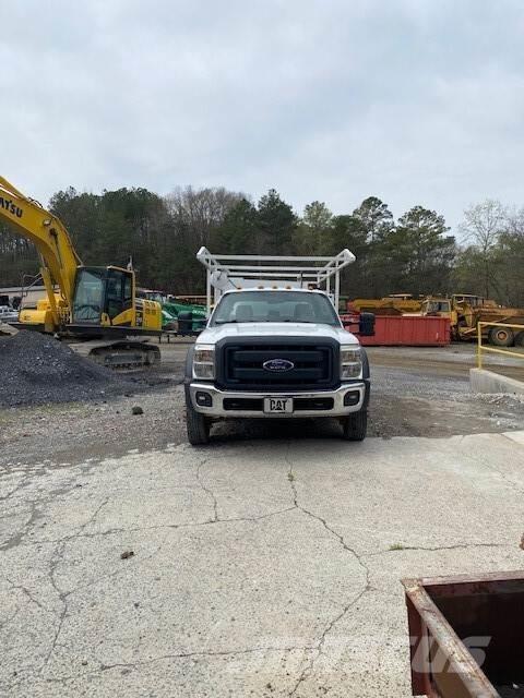 Ford F-550 Samochody ratownicze pomocy drogowej