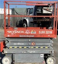 SkyJack SJIII3219 Scissor Lift