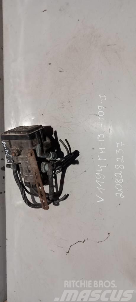 Volvo FH13.440 EBS brake valve 20828237 Hamulce