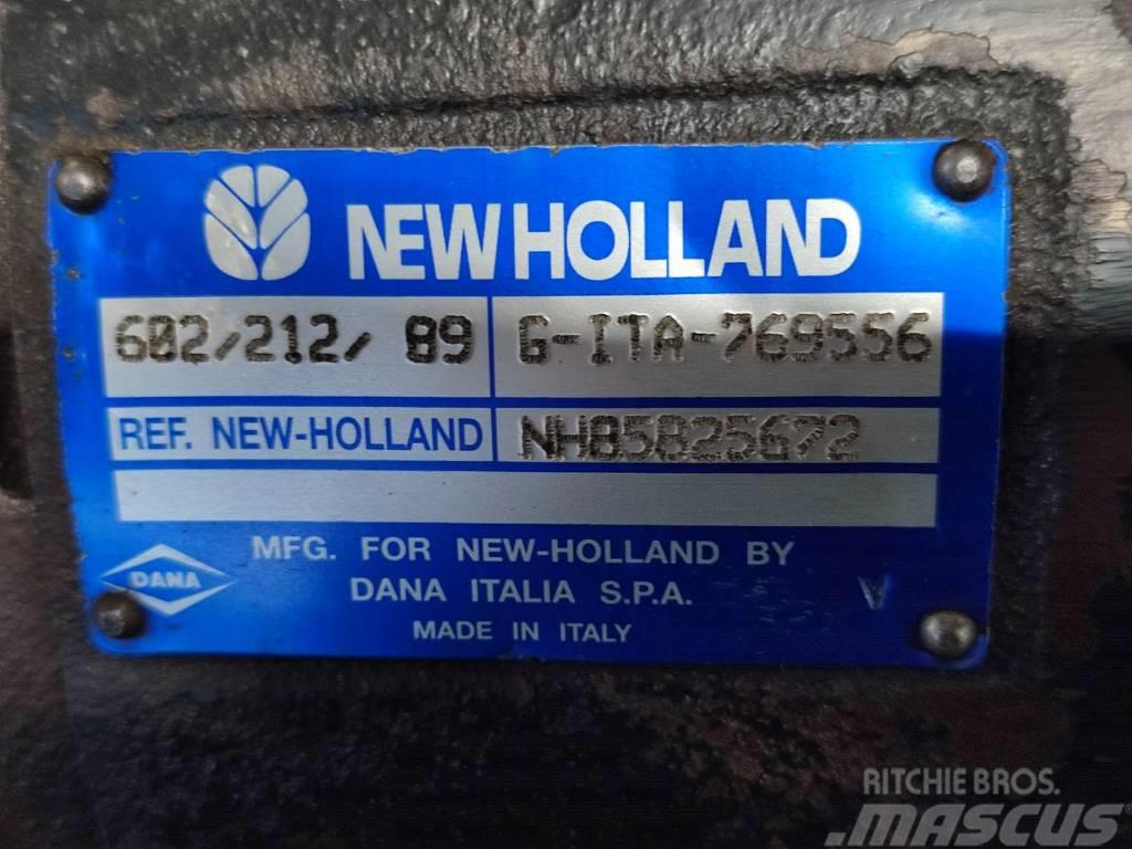 New Holland NEW HOLLAND LM 435 steering assist cylinder Rama i zawieszenie
