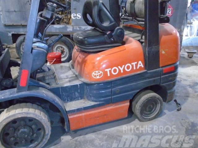 Toyota 52-6 FG U 30 Wózki widłowe terenowe