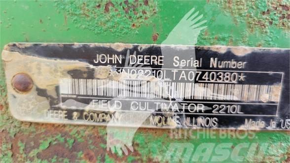 John Deere 2210 Kultywatory