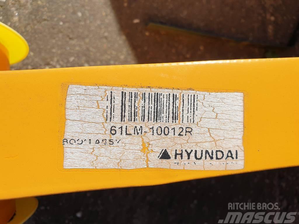Hyundai Loader boom HL757 Ramy i zawieszenie