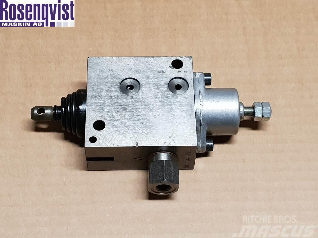 Deutz-Fahr Directional valve 06238187 06238186, 1111422990800 Hydraulika
