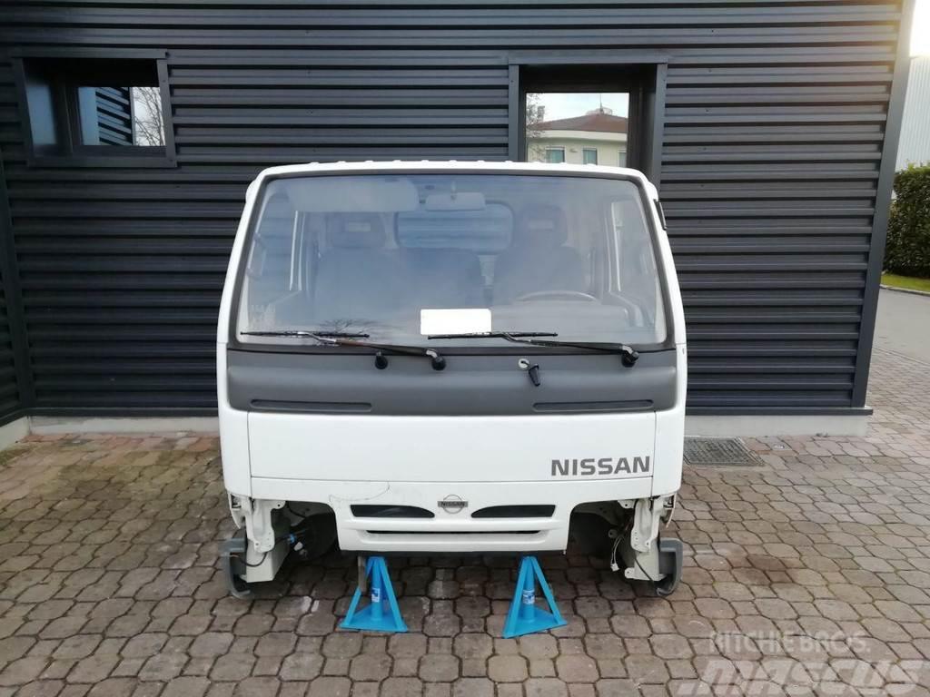 Nissan CABSTAR (1996-2006) Kabiny i wnętrze