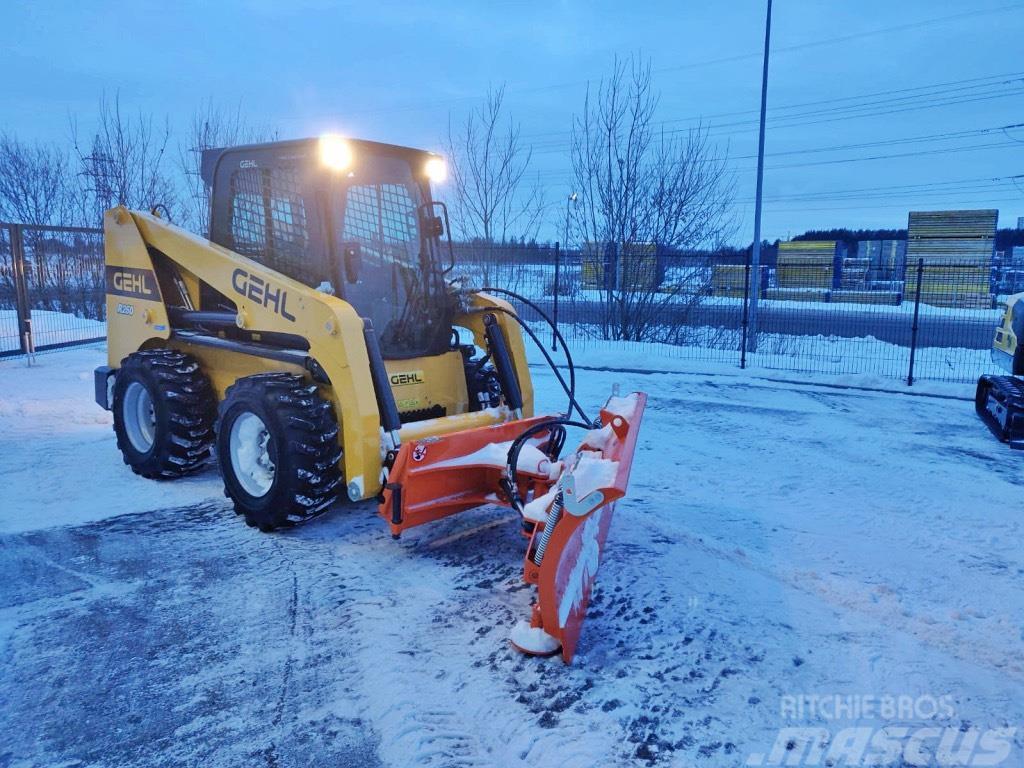 Gehl snow plough for skid loader Łyżki do koparek