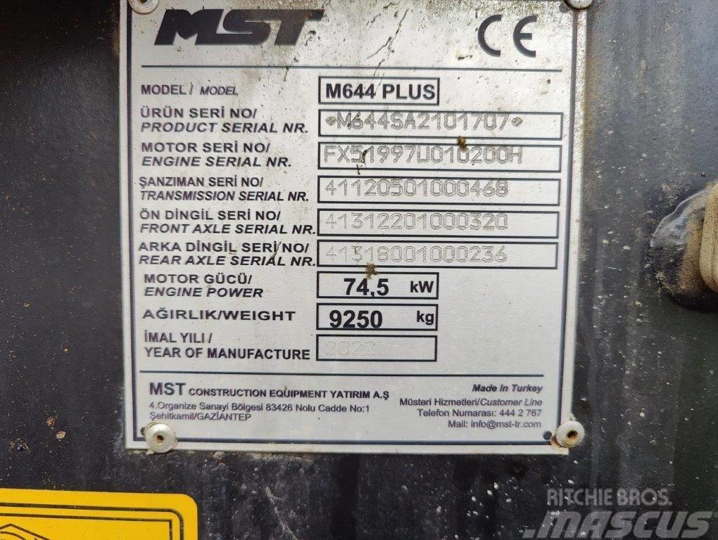 MST M644PLUS Koparko-ładowarki
