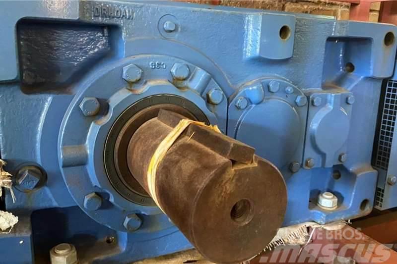 Sumitomo Industrial Gearbox 55kW Ratio 28 to 1 Inne