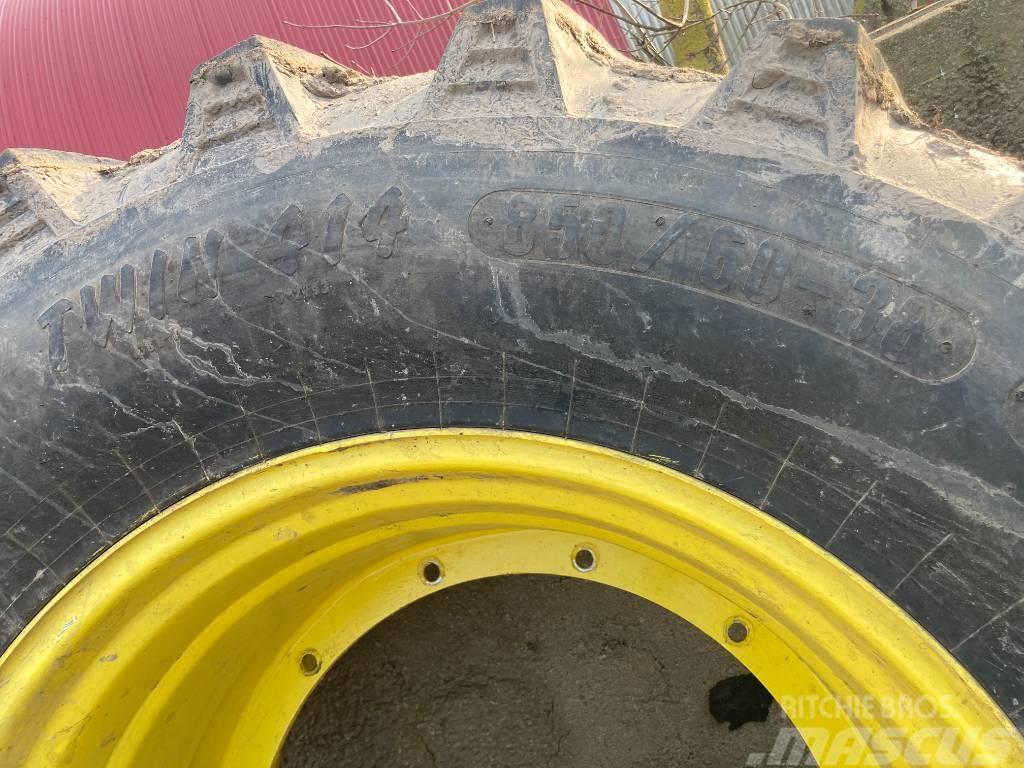 John Deere wide rims + trelleborg tyres Opony, koła i felgi