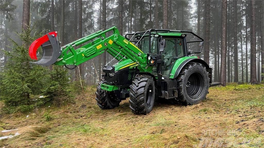 John Deere 6120M UVV Forstschlepper Traktory leśne