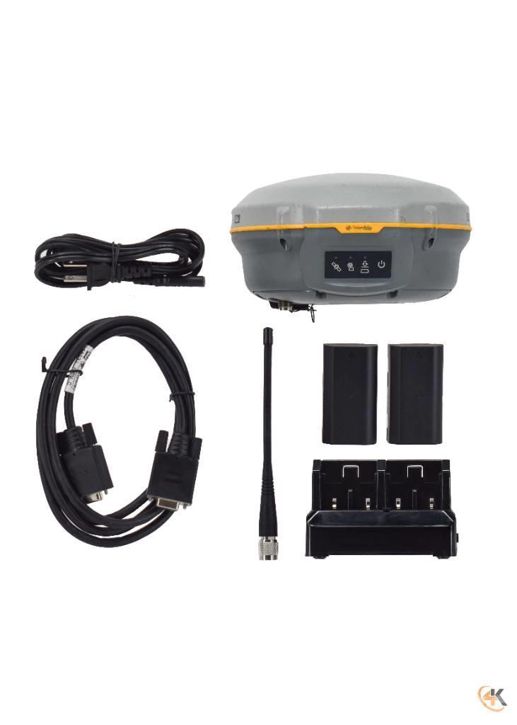 Trimble Single R8 Model S 410-470 MHz GPS Rover Receiver Inne akcesoria