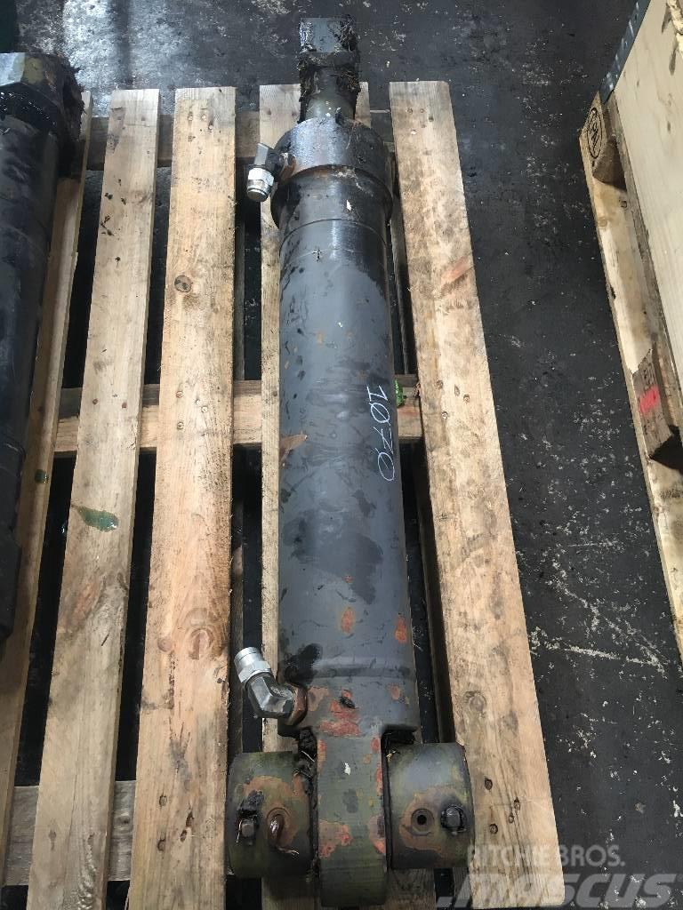 Timberjack 1070 TJ180 dipper cylinder Żurawie do harwesterów