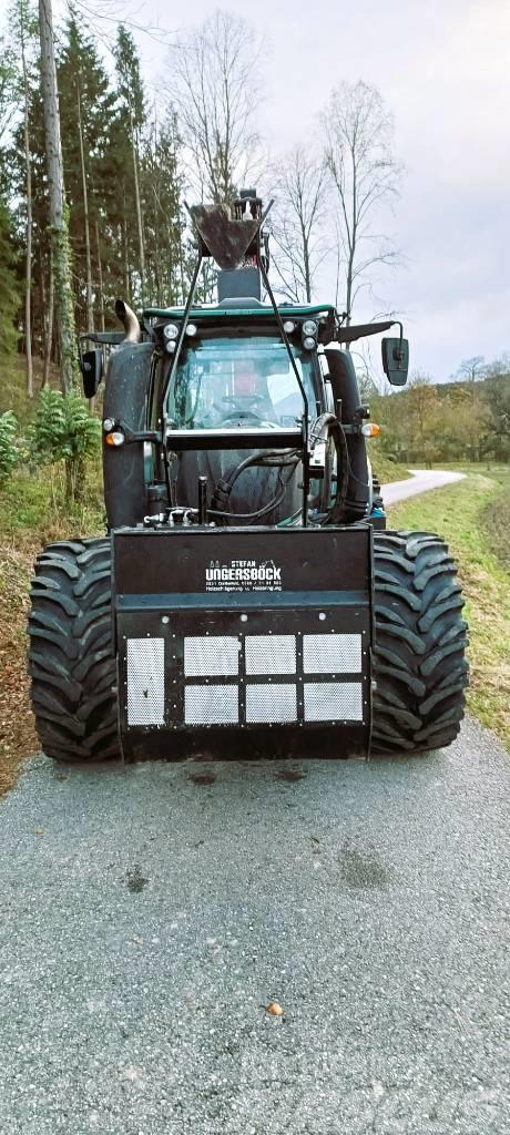 Valtra T234D Traktory leśne