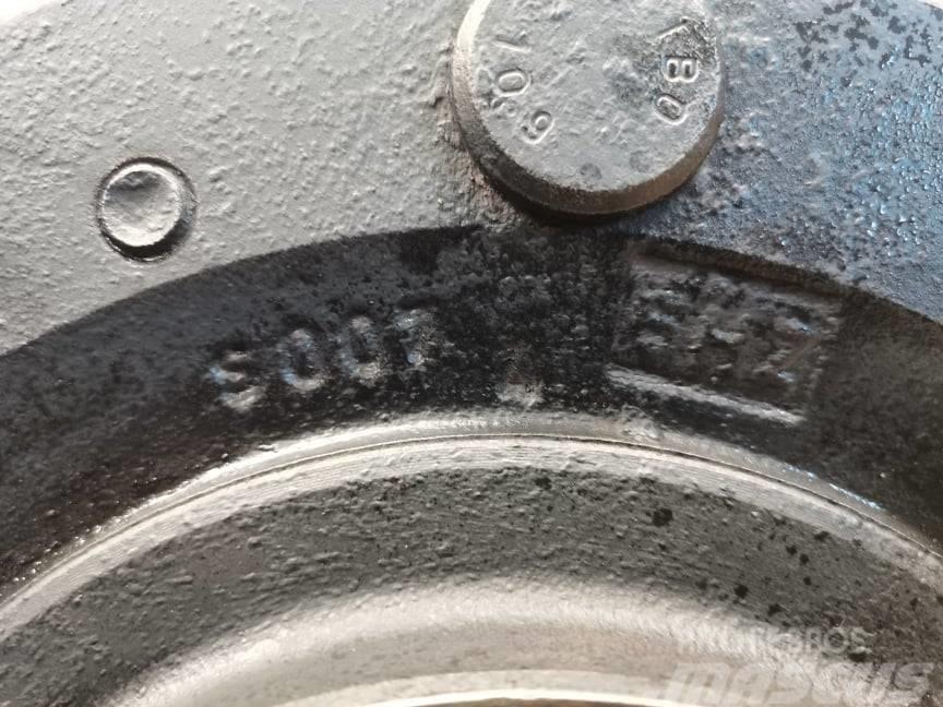 Manitou MVT 628 {Spicer} wheel hub Opony, koła i felgi