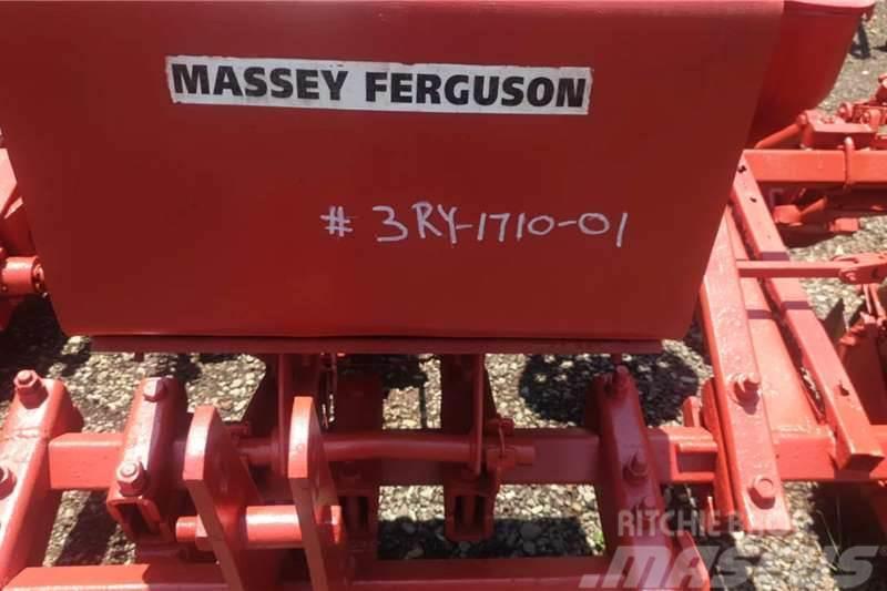 Massey Ferguson 3 Row Planter Inne