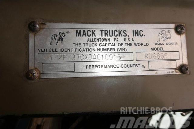 Mack RD686S Ciężarówki typu Platforma / Skrzynia