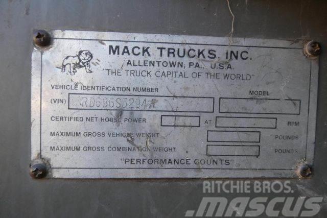 Mack RD686S Polewaczki