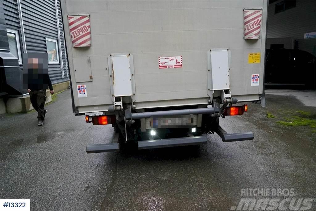 MAN TGL 8.210 Box truck w/ Zepro Lift Samochody ciężarowe ze skrzynią zamkniętą