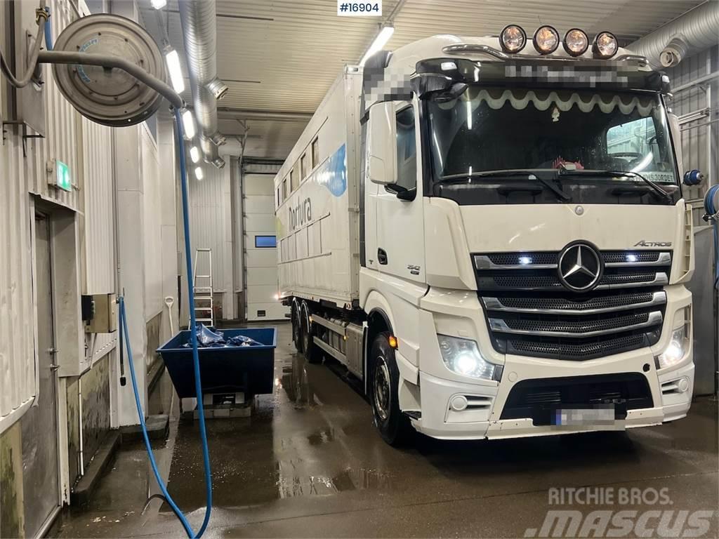 Mercedes-Benz Actros Animal transport truck w/ lift Pojazdy komunalne