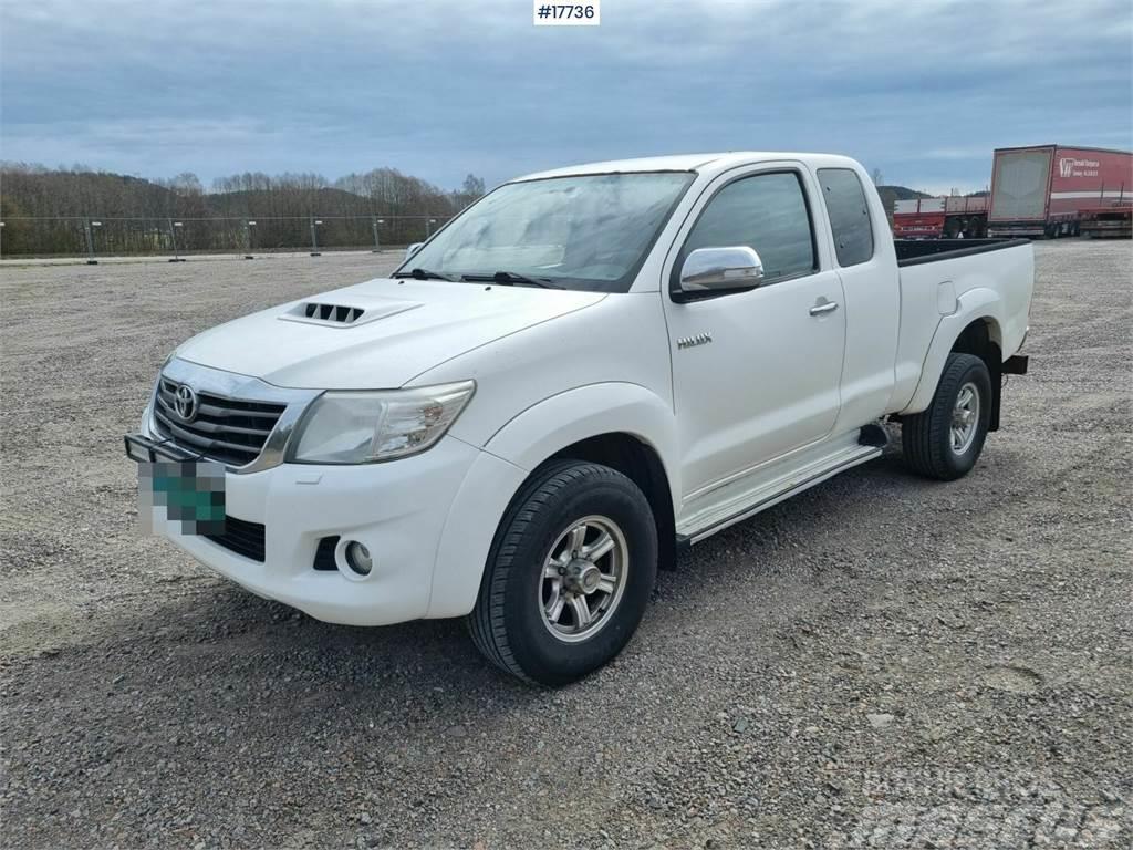 Toyota Hilux 4x4 Manual transmission. Summer and winter w Busy / Vany