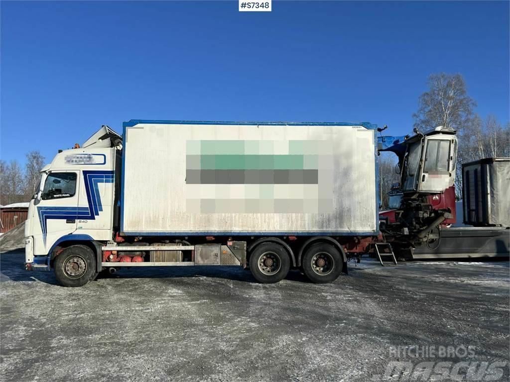 Volvo FH 6*4 Chip Truck with Palfinger crane Samochody ciężarowe ze skrzynią zamkniętą