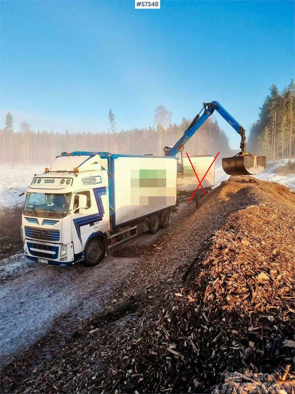 Volvo FH 6*4 Chip Truck with Palfinger crane Samochody ciężarowe ze skrzynią zamkniętą
