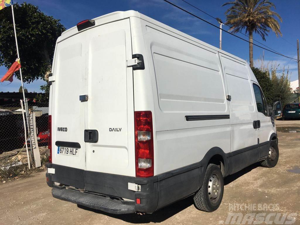 Iveco Daily Ch.Cb. 35C13 Transversal 4100RD Busy / Vany