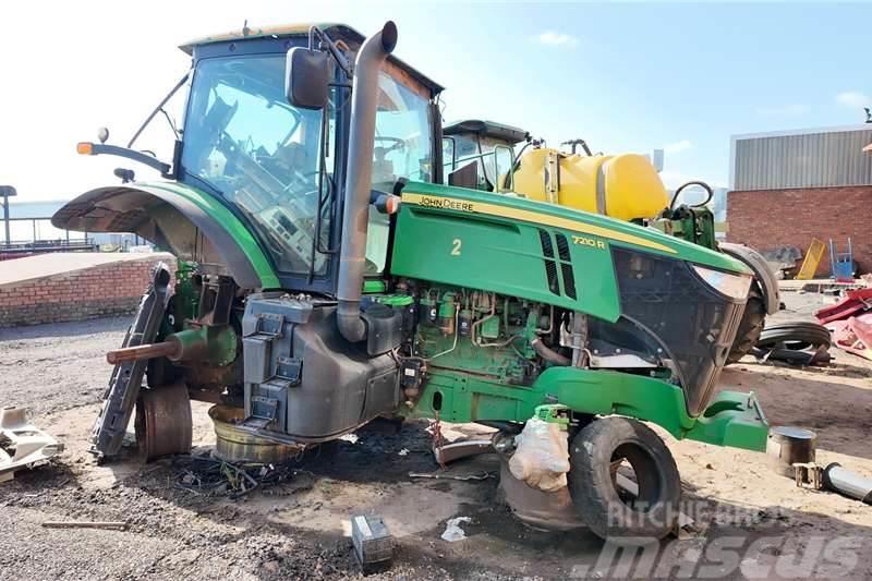 John Deere JD 7210R Tractor Now stripping for spares. Ciągniki rolnicze