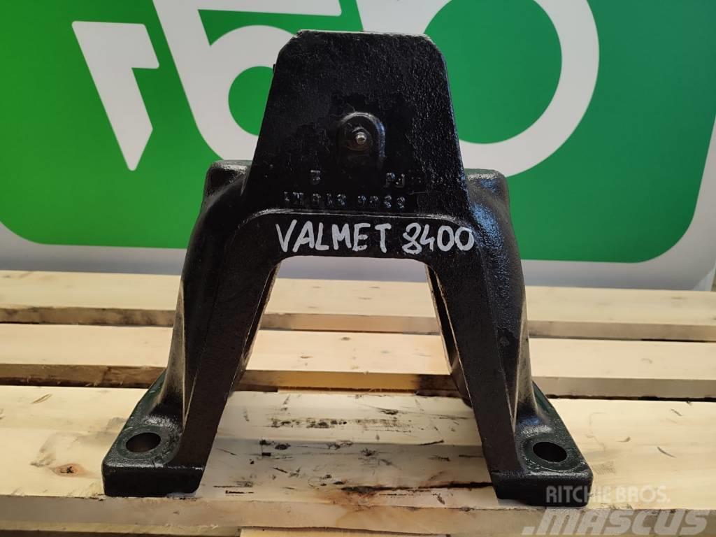 Valmet Front axle support 3388313M1 VALMET 8400 Rama i zawieszenie