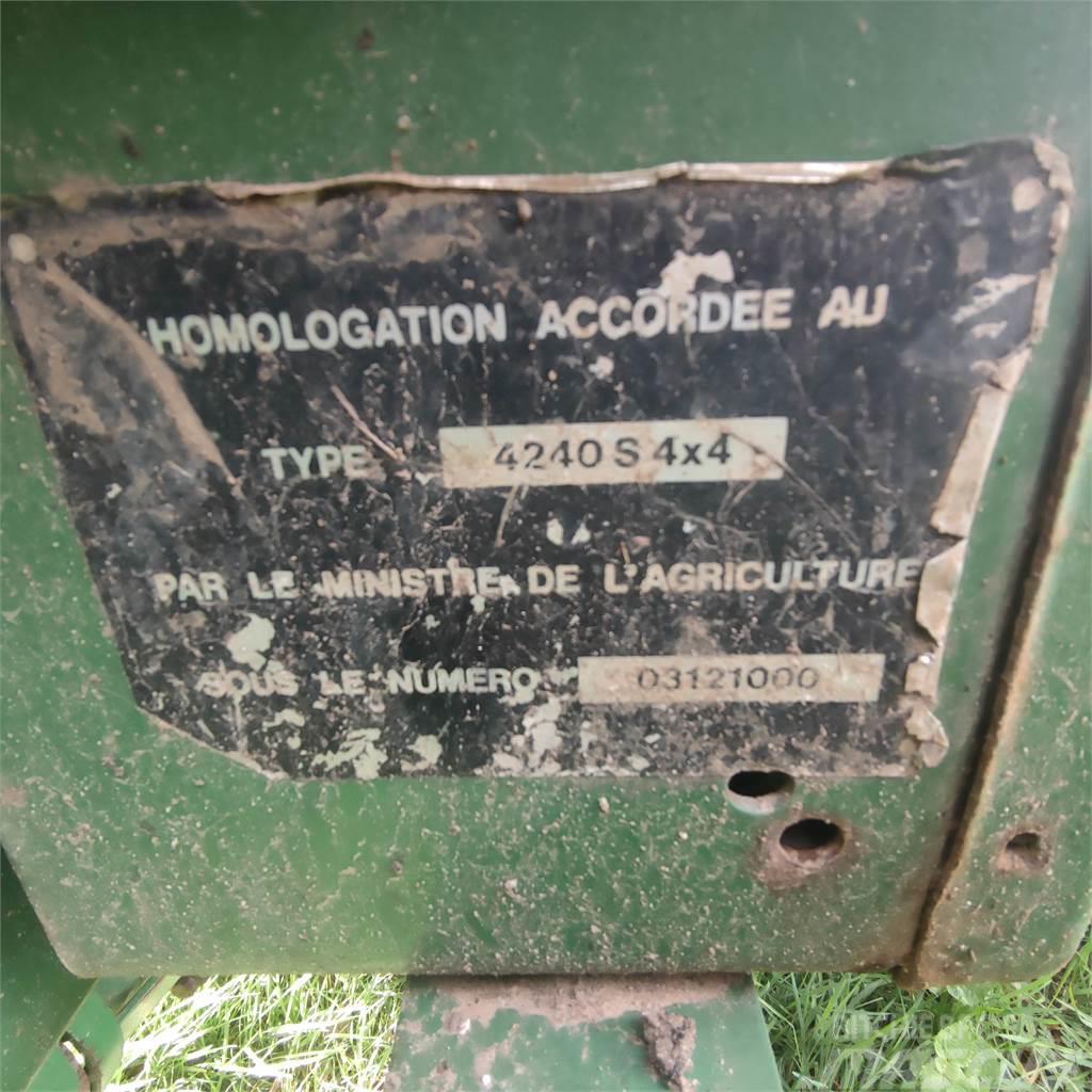 John Deere 4240S Ciągniki rolnicze