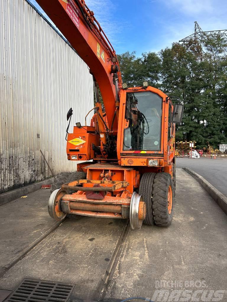 CASE 788 Rail Road excavator Urządzenia do konserwacji trakcji kolejowej
