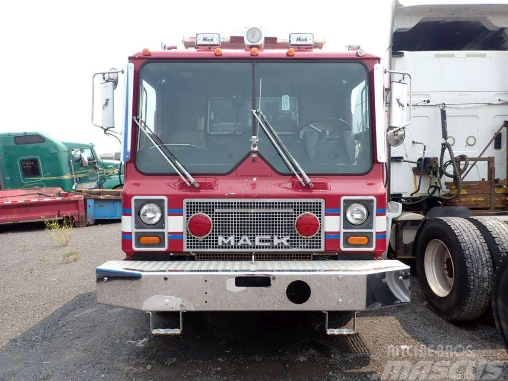 Mack MR686P Wozy strażackie