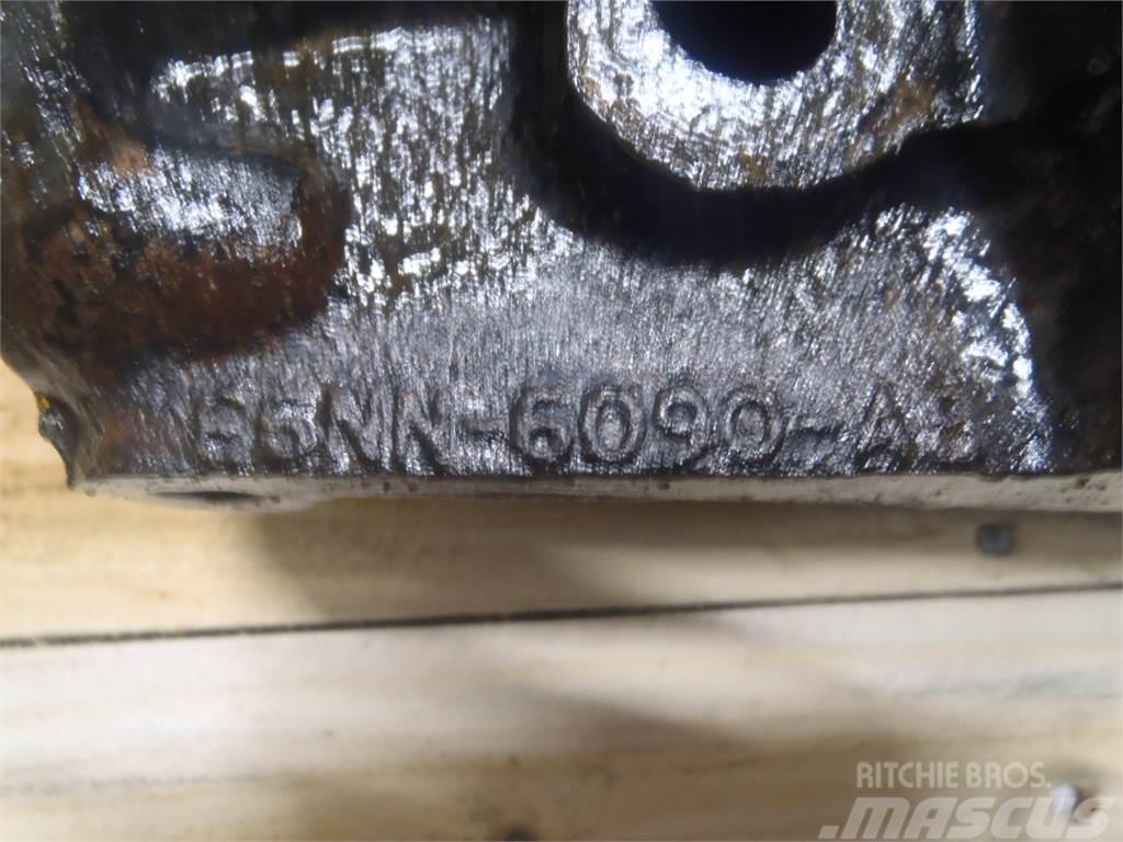 Ford 675 Cylinder head Silniki