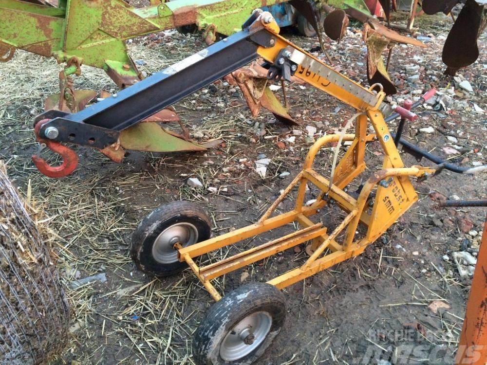 Probst manual operated wheeled hydraulic crane £250 plus  Inne akcesoria