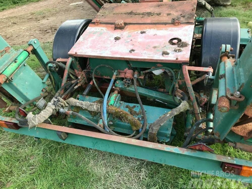 Ransomes gang mower 5 reel - tractor driven - £750 Kosiarki ogrodowe