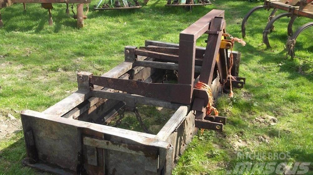  tractor mounted dung scraper £450 Włóki polowe