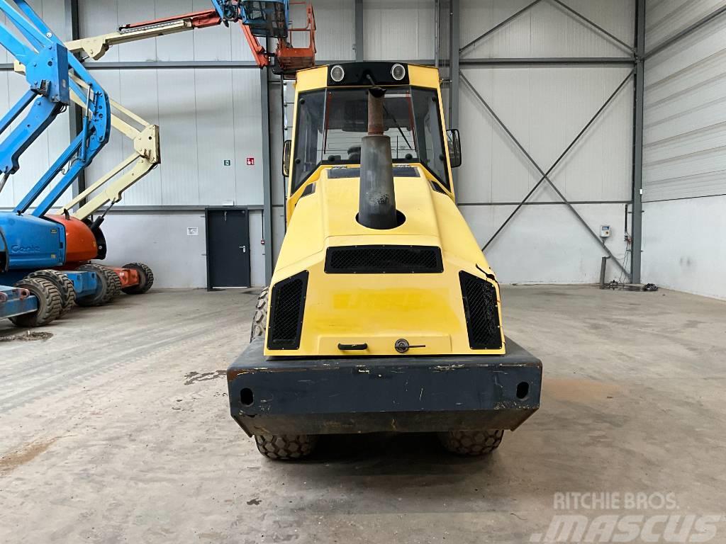 Bomag BW 177 D-4 Walce ogumione