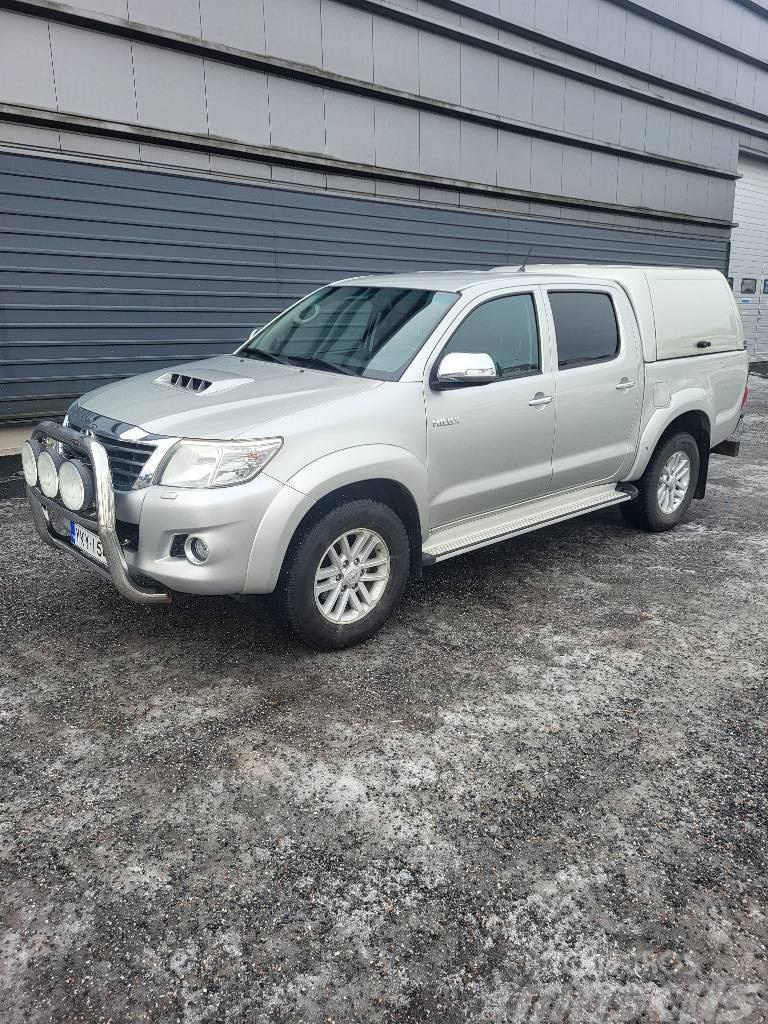 Toyota Hilux Busy / Vany