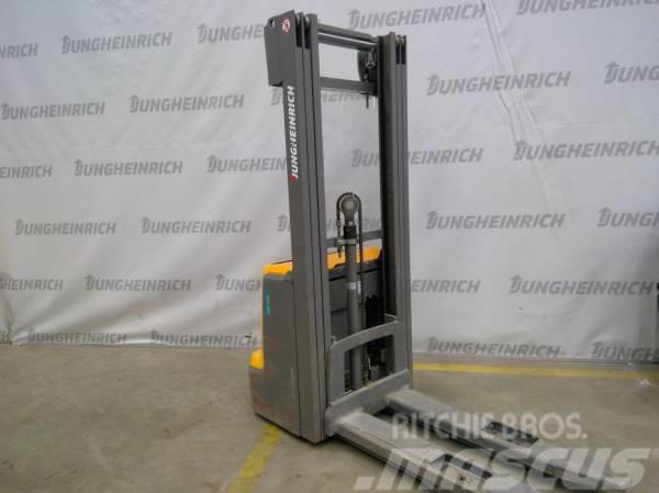Jungheinrich EJC 112 Wózki widłowe unoszące z dyszlem