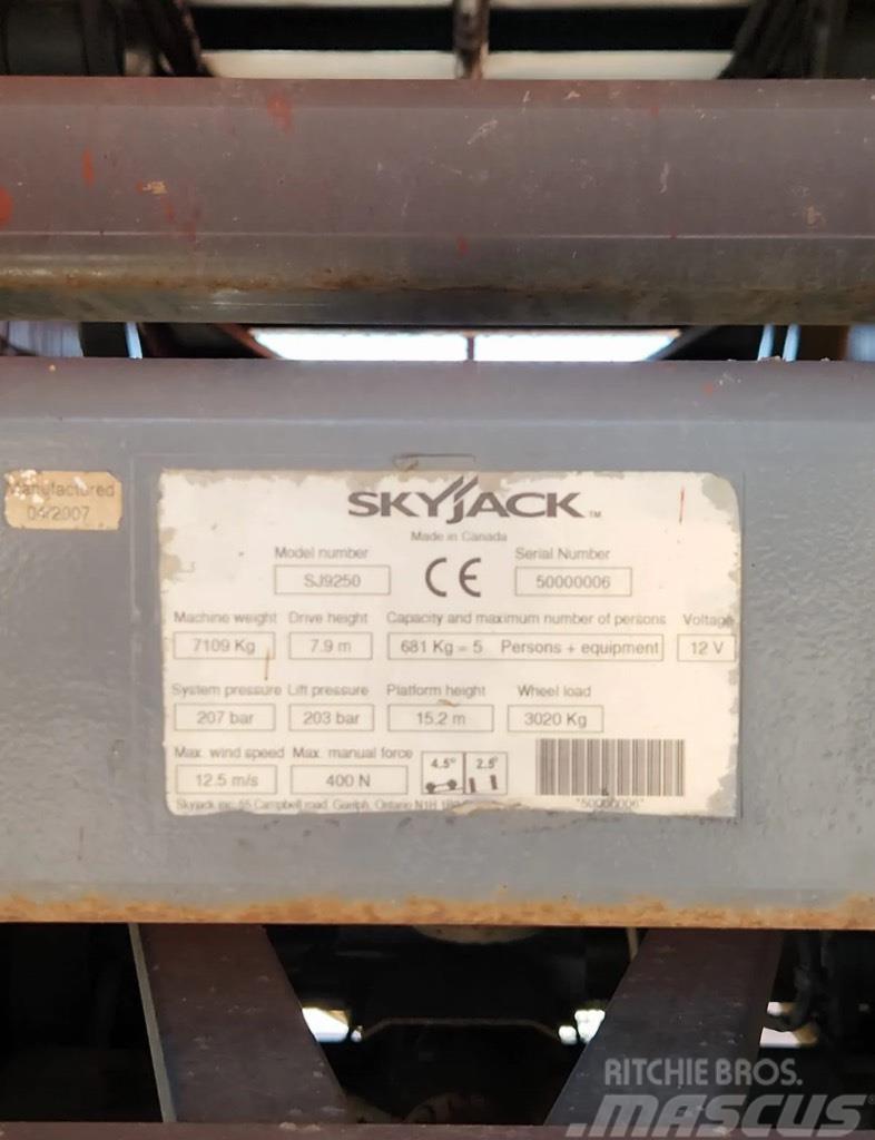SkyJack SJ 9250 RT Podnośniki nożycowe