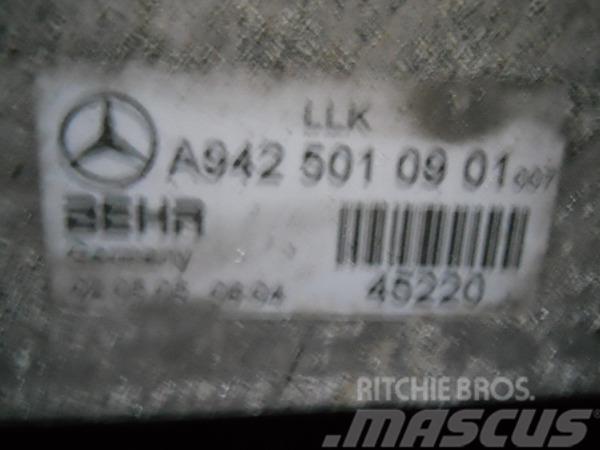 Mercedes-Benz Kühler, Ladeluftkühler Behr 9425010901 Actros Silniki
